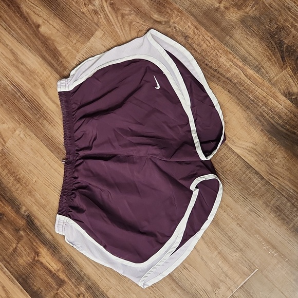 Nike Tempo short - Picture 1 of 3